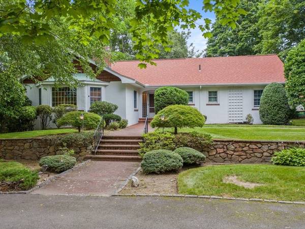 239 Bacon St, Natick, MA 01760