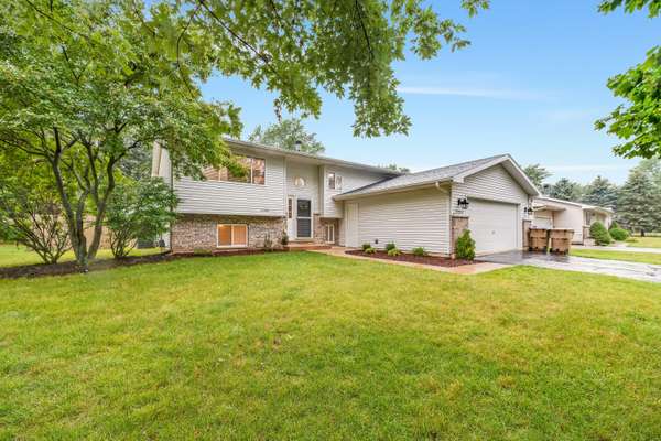 11200 8th Ave, Pleasant Prairie, WI 53158