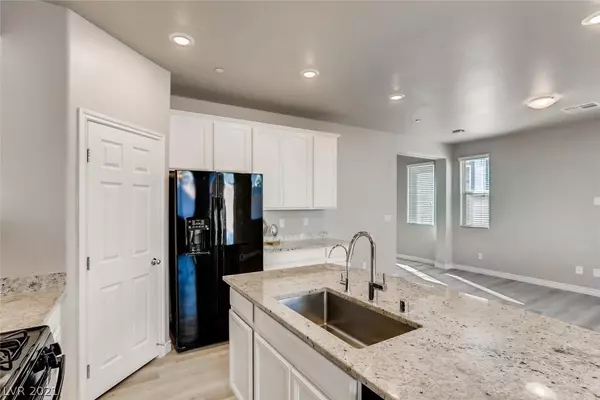 Henderson, NV 89052,921 Bluebell Brook Street