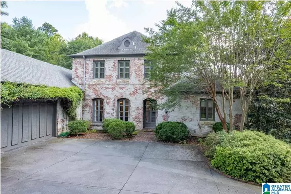 Mountain Brook, AL 35223,145 QUEENSBURY CRESCENT