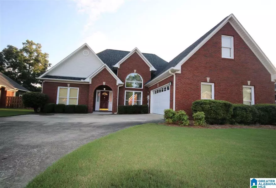 912 WOODCREST LANE, Gardendale, AL 35071