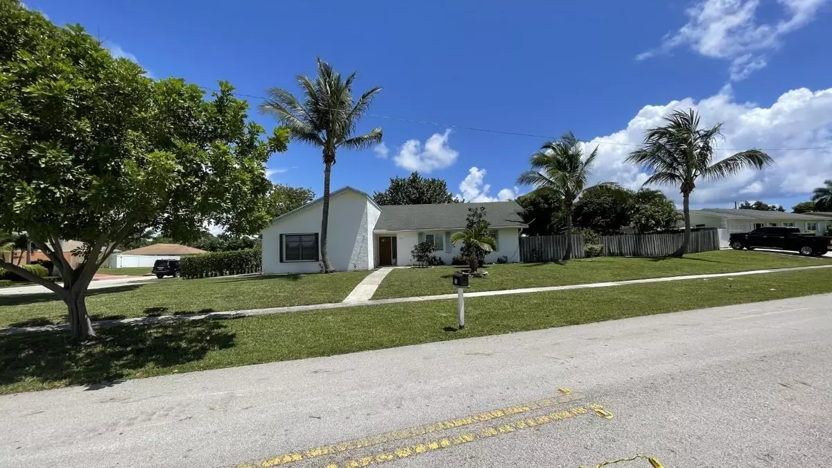 Boca Raton, FL 33487,163 Seminole LN