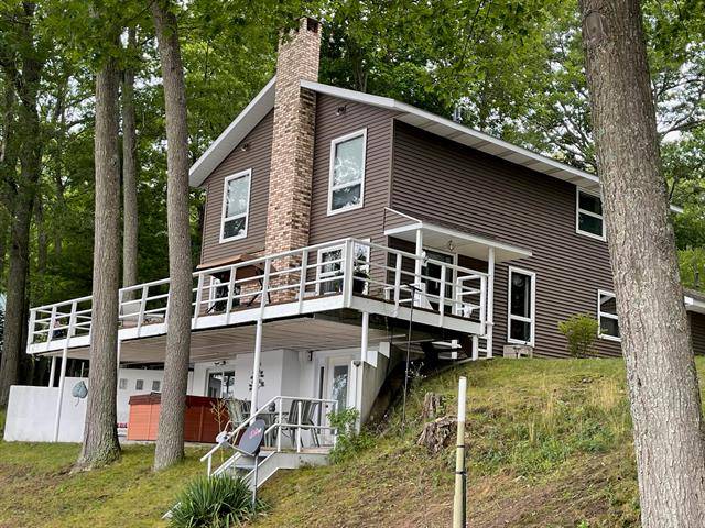 5235 N Waite Drive, Sauble Twp, MI 49644