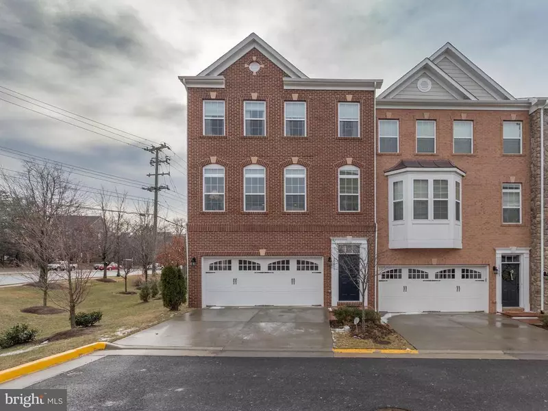 10601 ROYAL MEWS, Fairfax, VA 22030