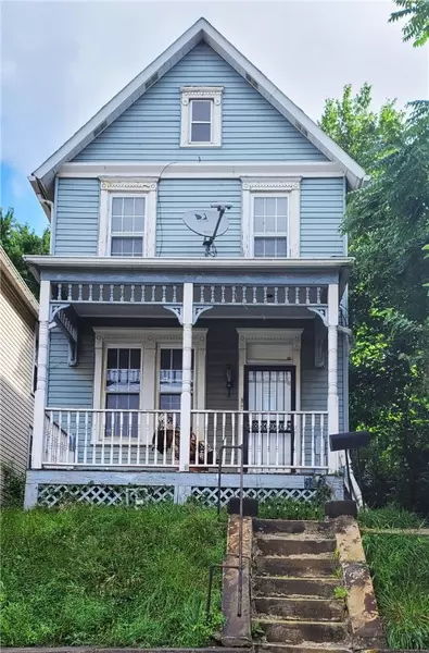 531 Lobinger Ave, Braddock, PA 15104