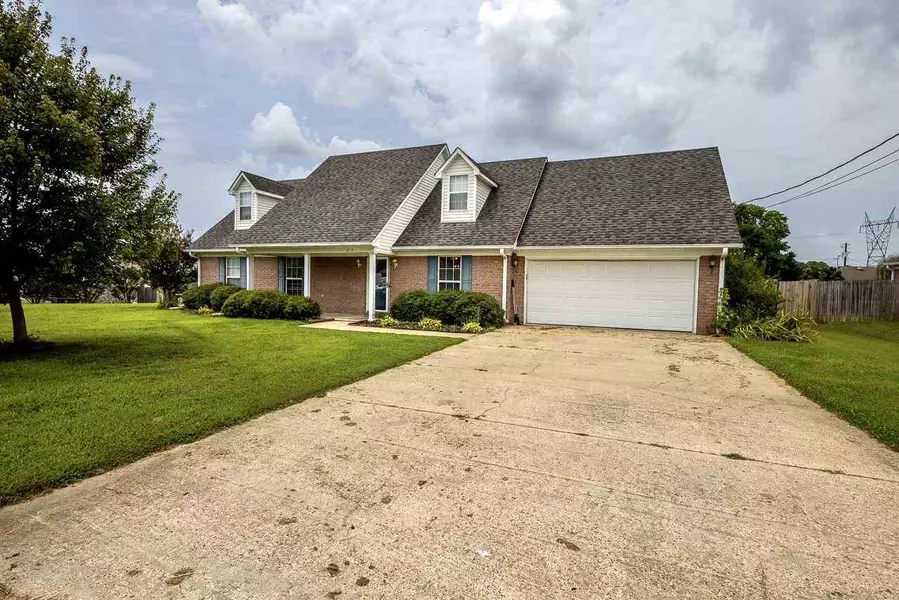 214 WOODLAWN TRCE, Brighton, TN 38011