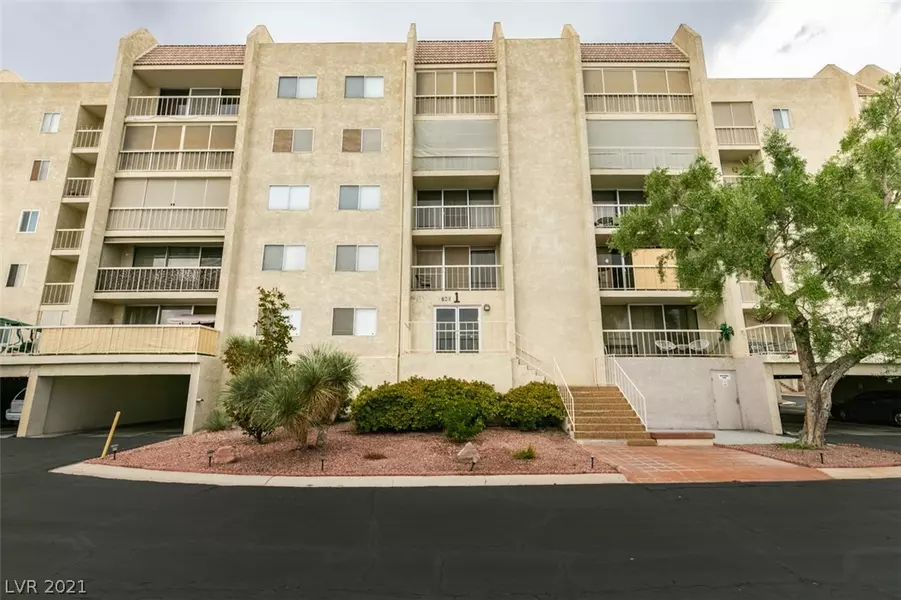 745 N Royal Crest Circle #131, Las Vegas, NV 89169