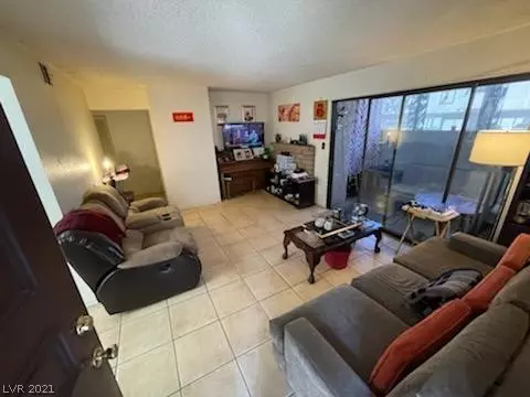 Las Vegas, NV 89103,4360 Sanderling Circle #63