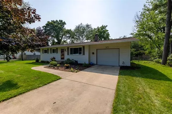 14751 Parkwood Drive, Grand Haven, MI 49417