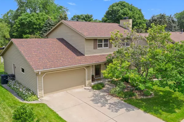 Oconomowoc, WI 53066,1131 Whittier Ln