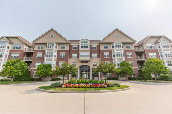 Saint Francis, WI 53235,4110 S Lake Dr Unit 236