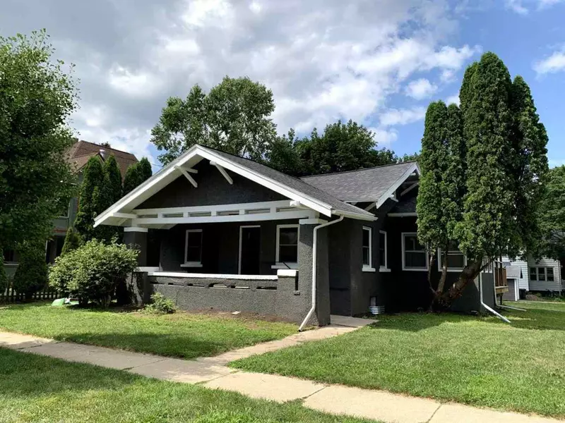 402 W Prospect St, Stoughton, WI 53589