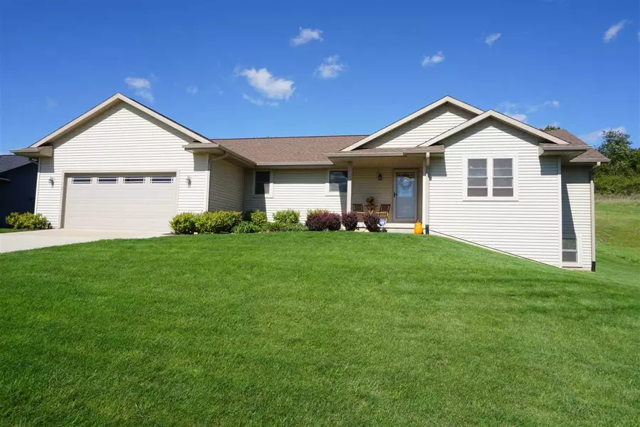 736 ORCHARD VIEW DR, Evansville, WI 53536