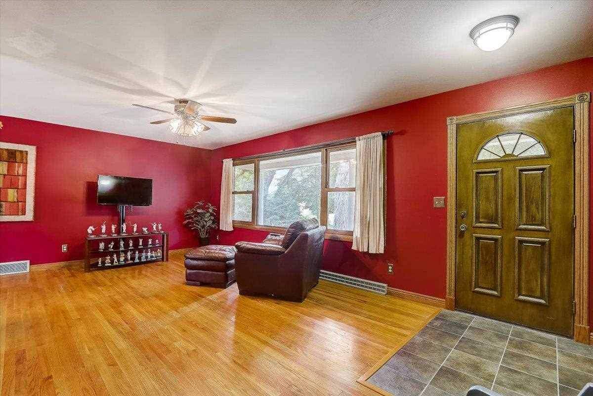 Waunakee, WI 53597,5516 Maria Way
