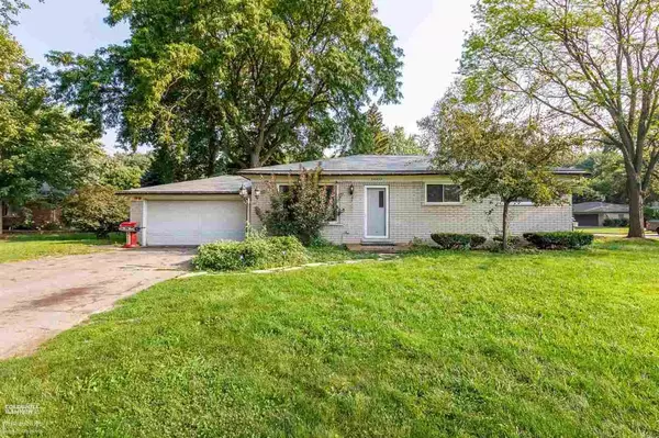 24435 Chelsea, Clinton Township, MI 48036