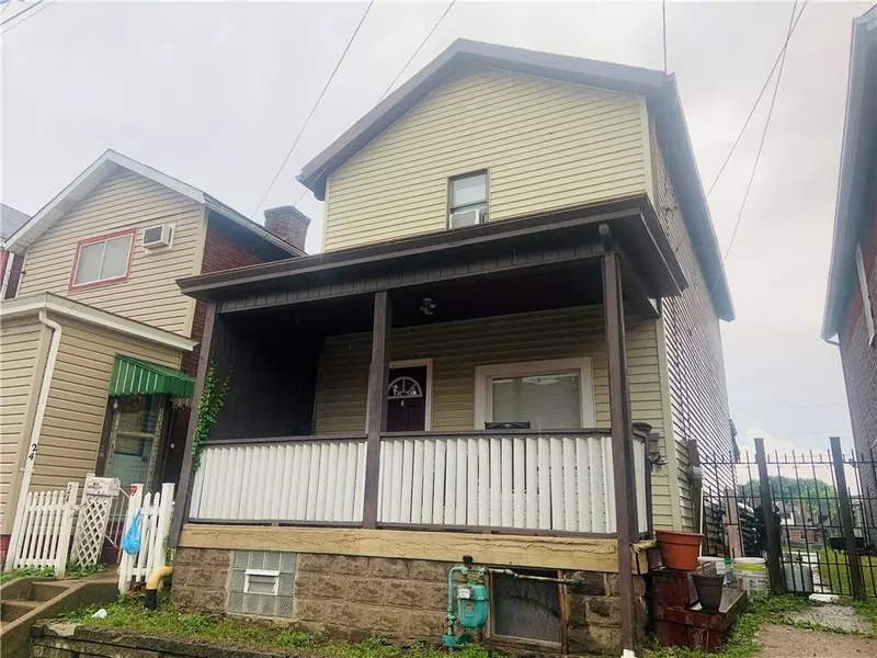 22 S 7th St, Duquesne, PA 15110