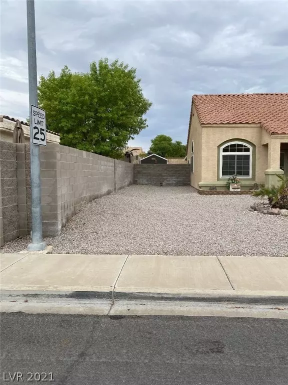 Henderson, NV 89015,821 Dulce Fountain Way