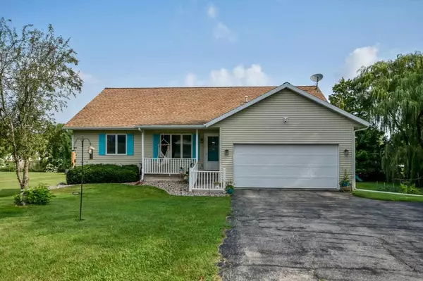 N1482 Sunset Dr, Lodi, WI 53555