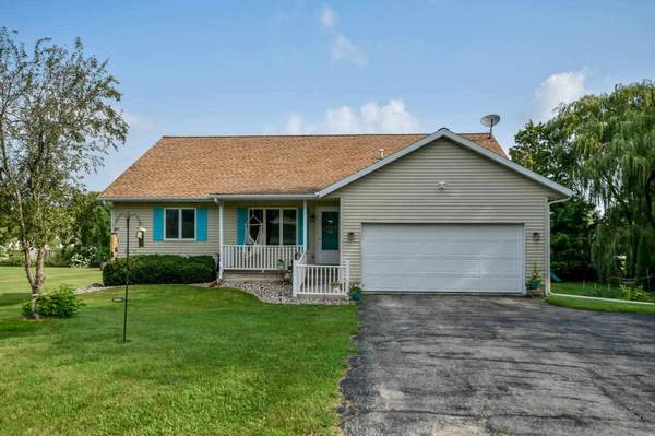 N1482 Sunset Dr,  Lodi,  WI 53555