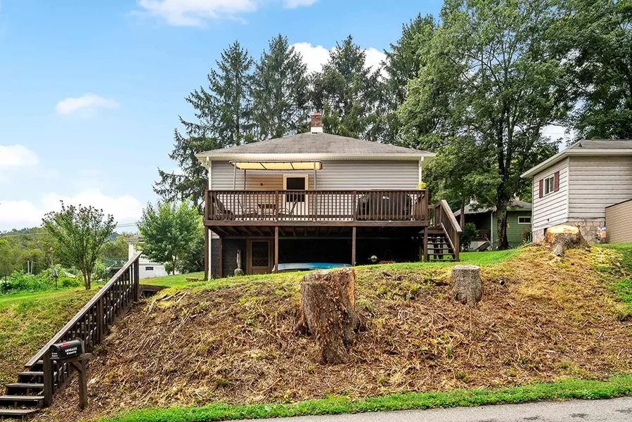 848 Meadowcroft Rd, Avella, PA 15312