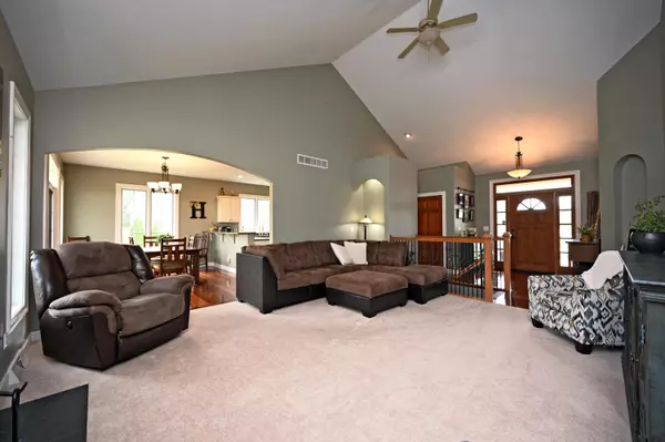 Oconomowoc, WI 53066,943 Prairieview Cir