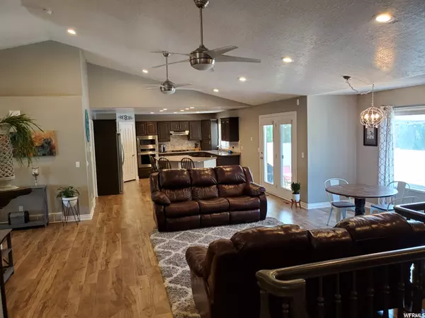 Washington Terrace, UT 84405,200 E 5530 S