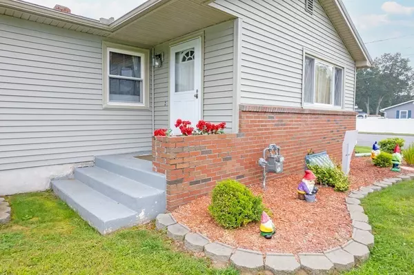 Chicopee, MA 01020,1237 Burnett Rd