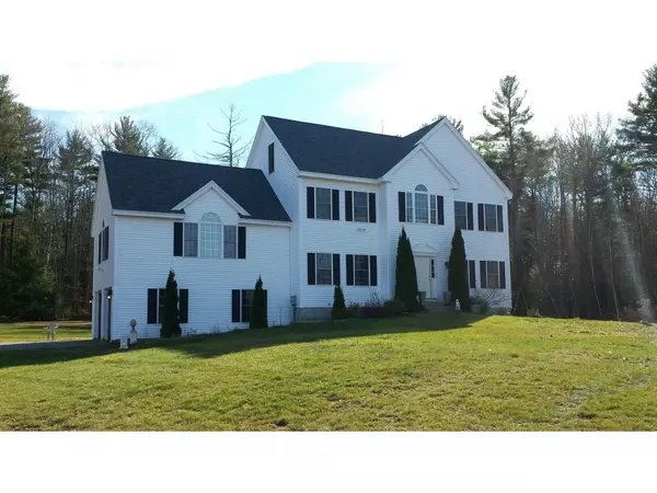 36 Longmeadow Farms Drive, Epping, NH 03042