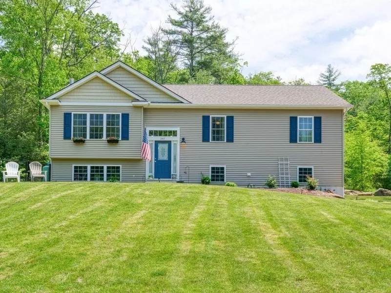 301 Podunk Rd, East Brookfield, MA 01515