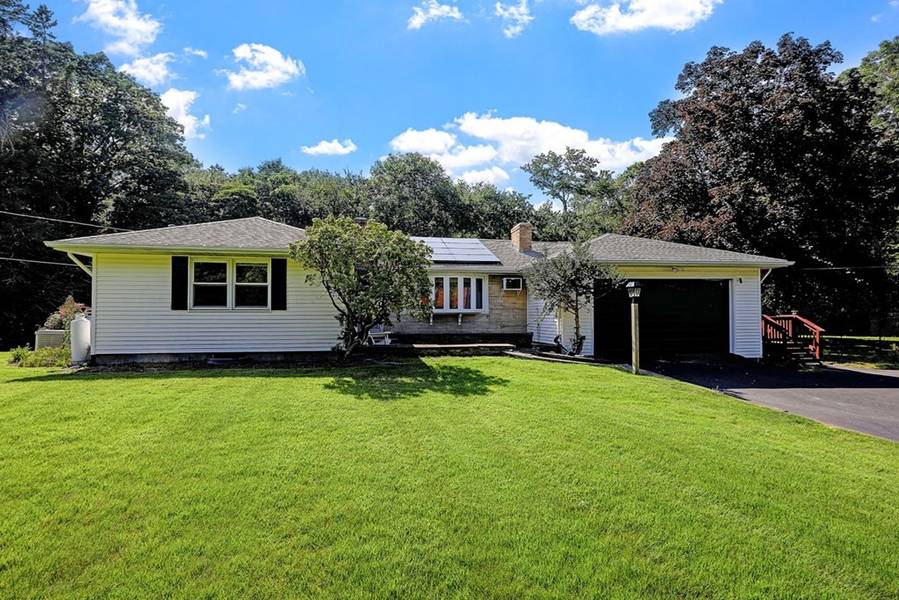 28 1st Street, Rehoboth, MA 02769