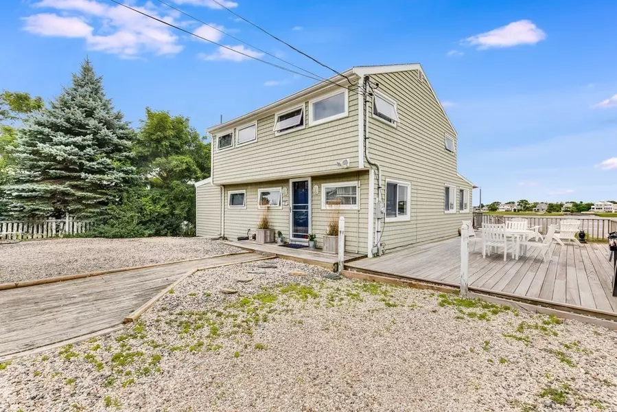 25 Basin Front Dr, Newbury, MA 01951