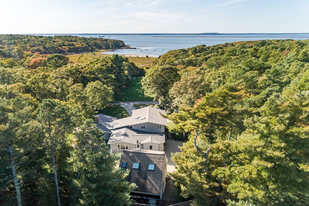 89 Old North Road, Bourne, MA 02559