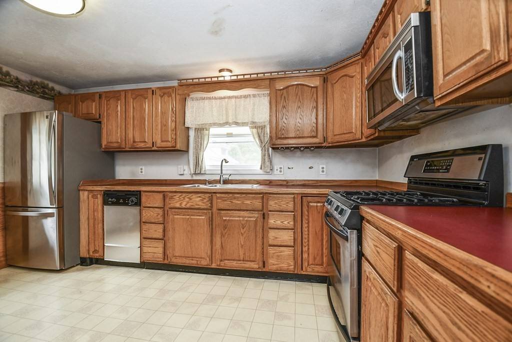 Hudson, NH 03051,13 Reed Street
