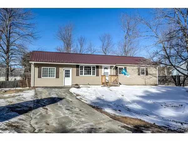 8 Meadow LN, Allenstown, NH 03275