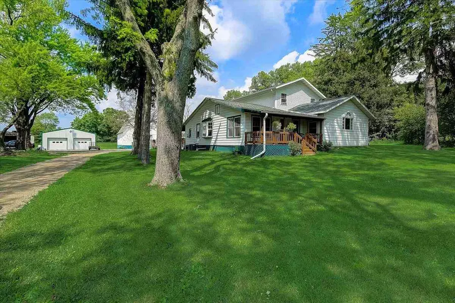 W5044 Hwy 33, Pardeeville, WI 53954