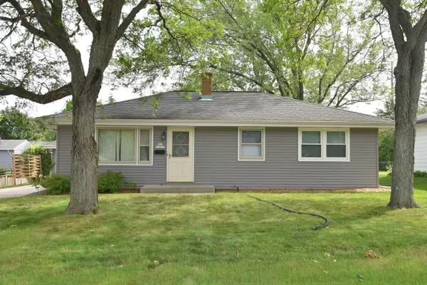 N92W16927 Roger Ave, Menomonee Falls, WI 53051