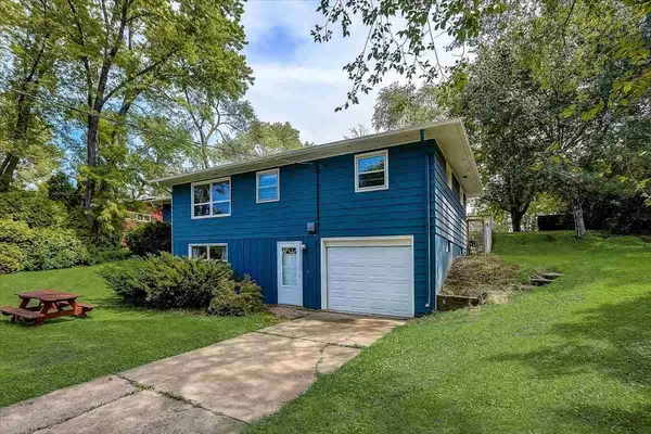 3120 View Rd,  Madison,  WI 53711