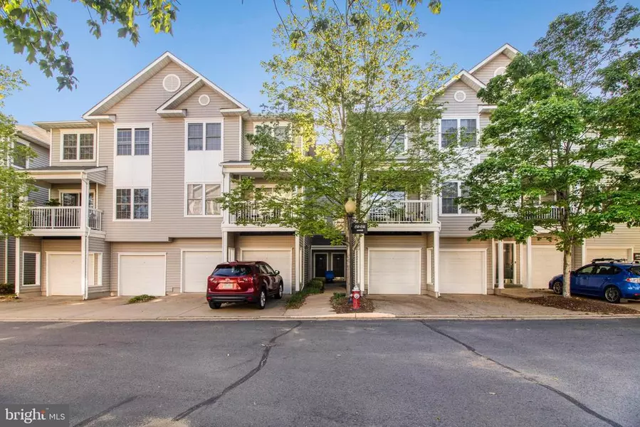 4548 SUPERIOR SQ, Fairfax, VA 22033