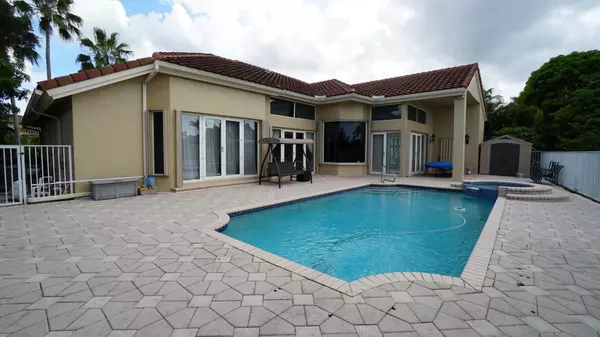 Boca Raton, FL 33496,6695 Newport Lake CIR