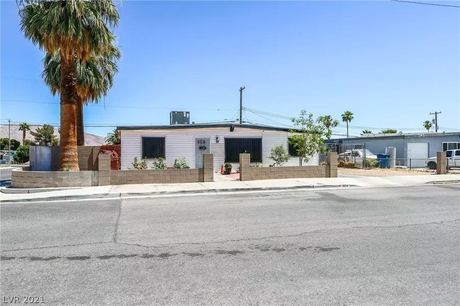 1324 Oahu Street, Las Vegas, NV 89104