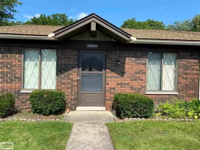 32927 BARCLAY, Warren, MI 48093