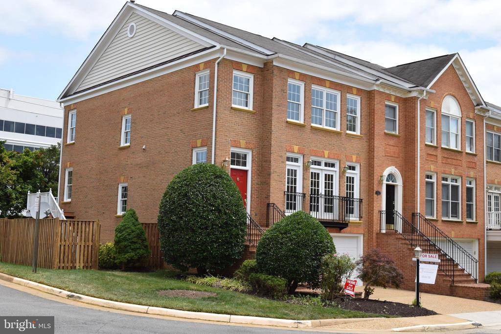 Vienna, VA 22182,1841 BRENTHILL WAY