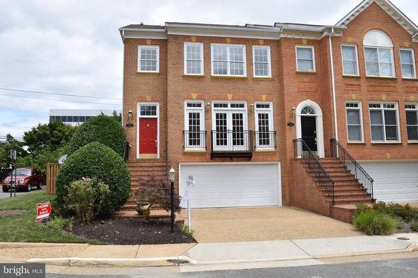 Vienna, VA 22182,1841 BRENTHILL WAY