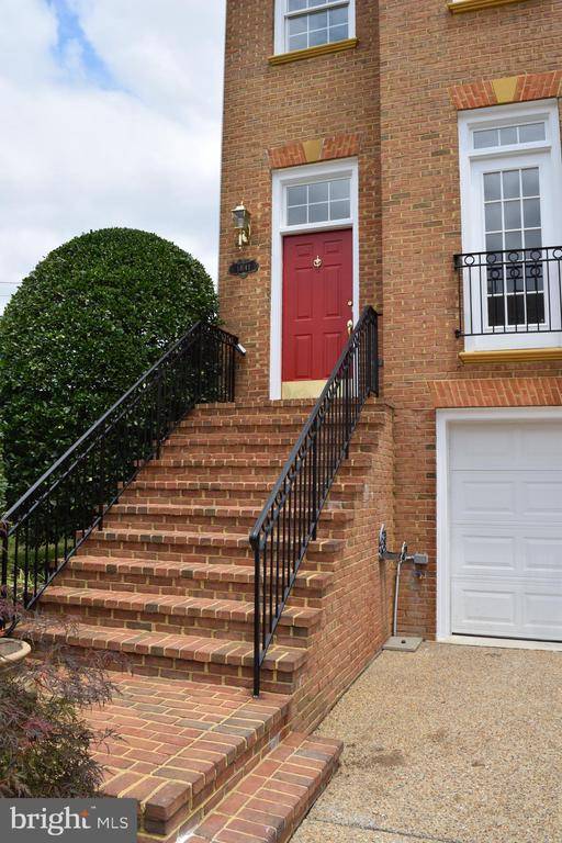 Vienna, VA 22182,1841 BRENTHILL WAY