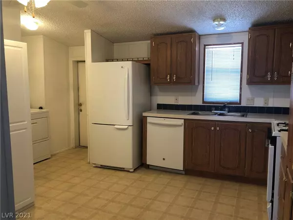 Pahrump, NV 89048,6691 Surrey Lane