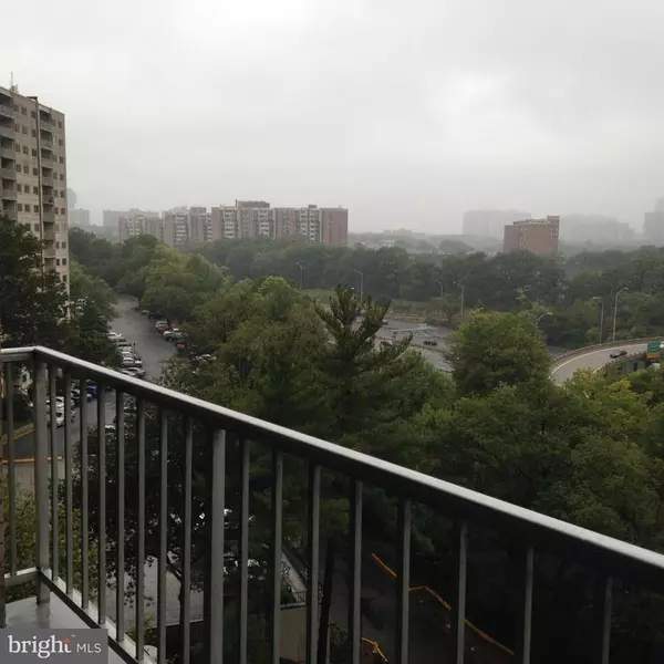 2500 N VAN DORN ST #901, Alexandria, VA 22302