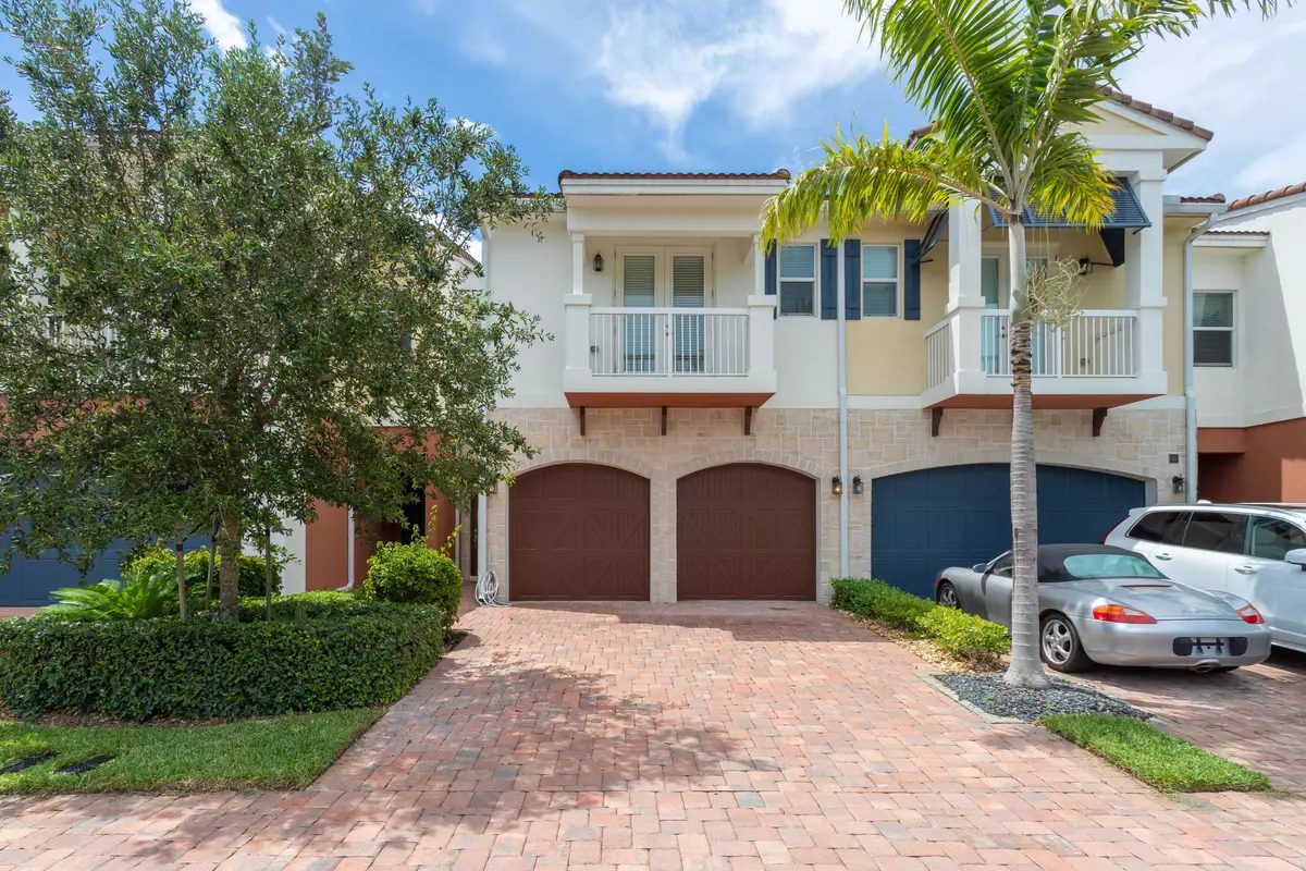 Boca Raton, FL 33487,100 NW 69th CIR 44