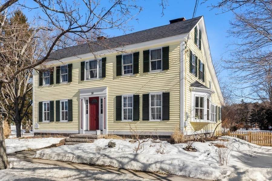 58 E Main St, Georgetown, MA 01833