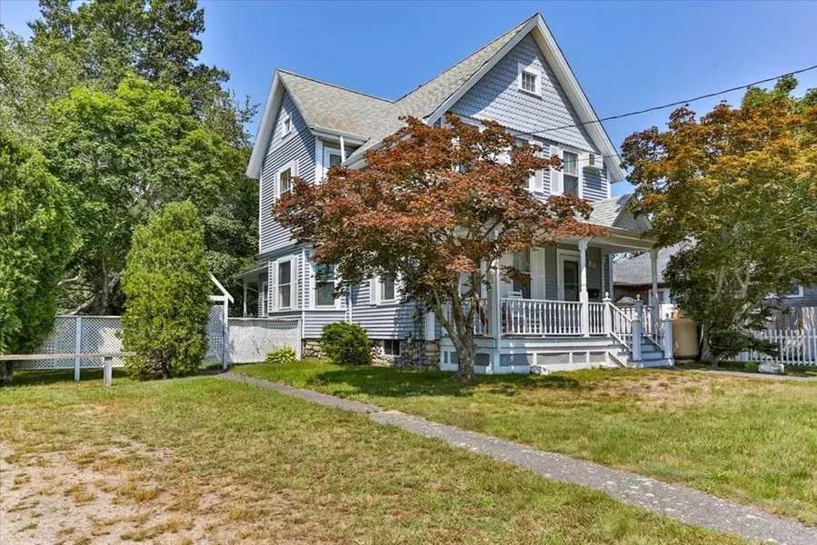 261 Ocean St, Barnstable, MA 02601