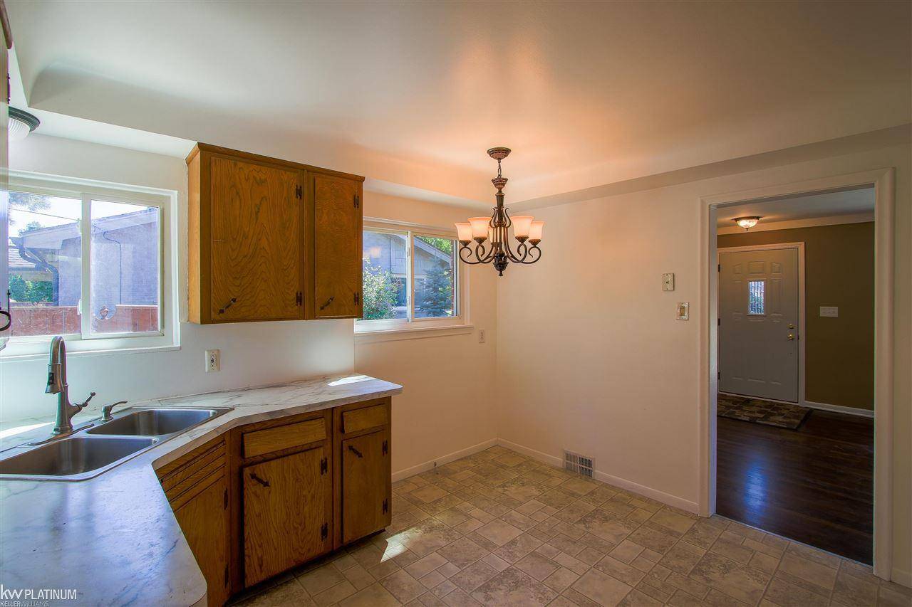 Warren, MI 48092,32750 Grinsell